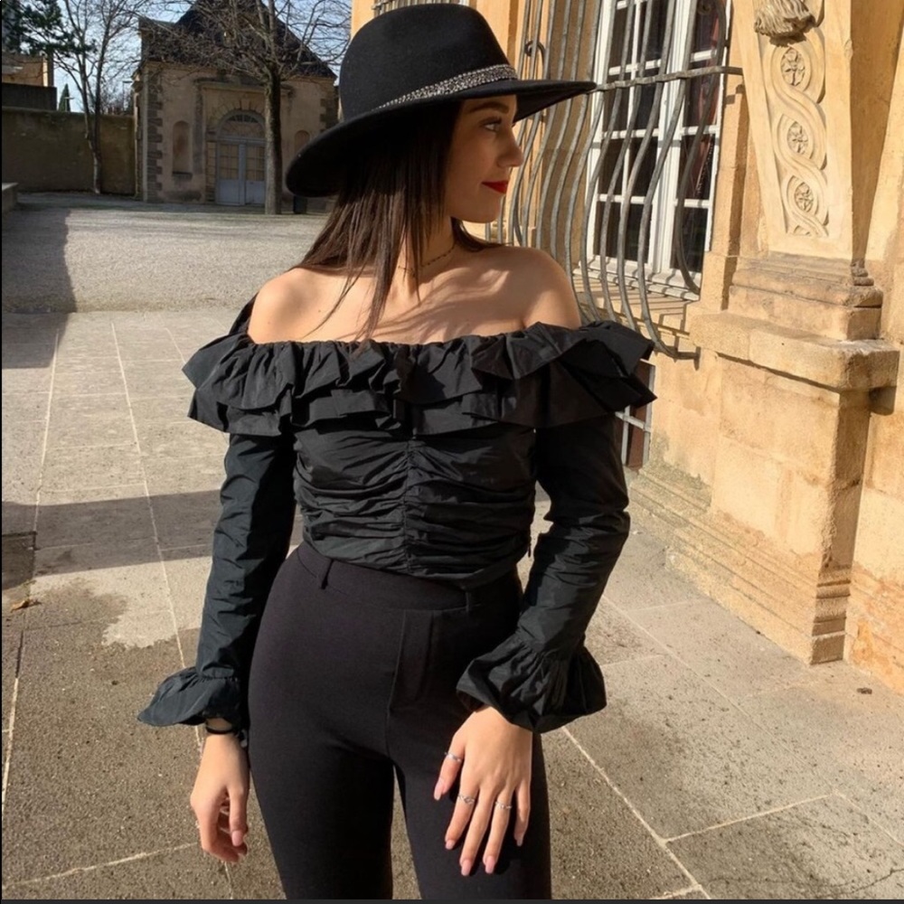 Zara Cropped Ruched Top - Picture 2 of 5